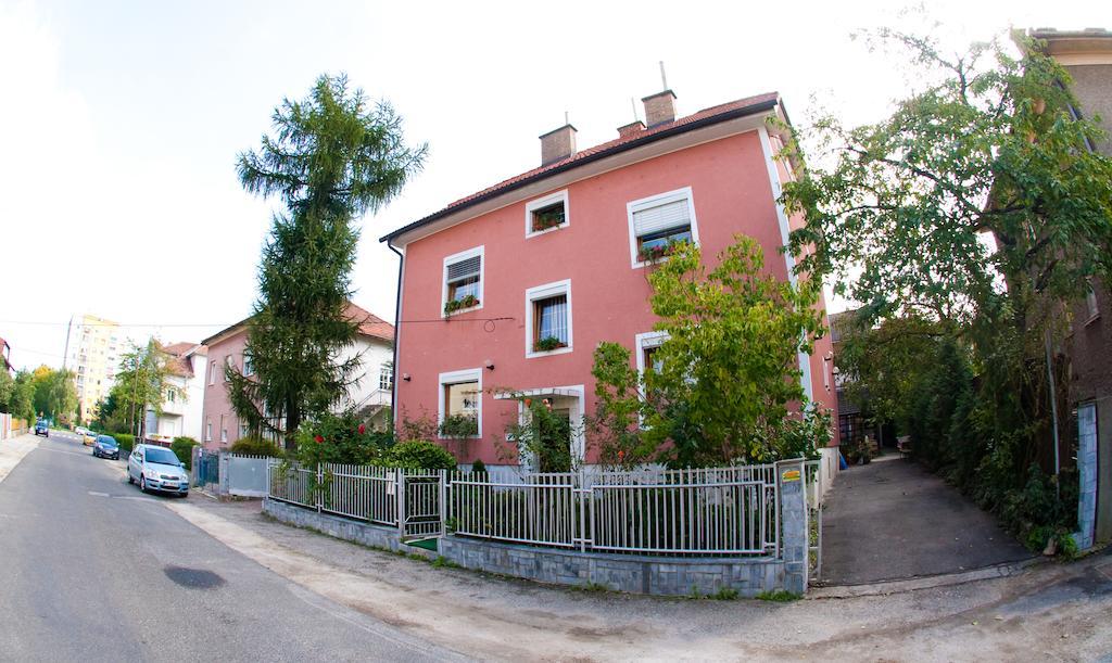 Guest House Pikapolonca Máribor Exterior foto