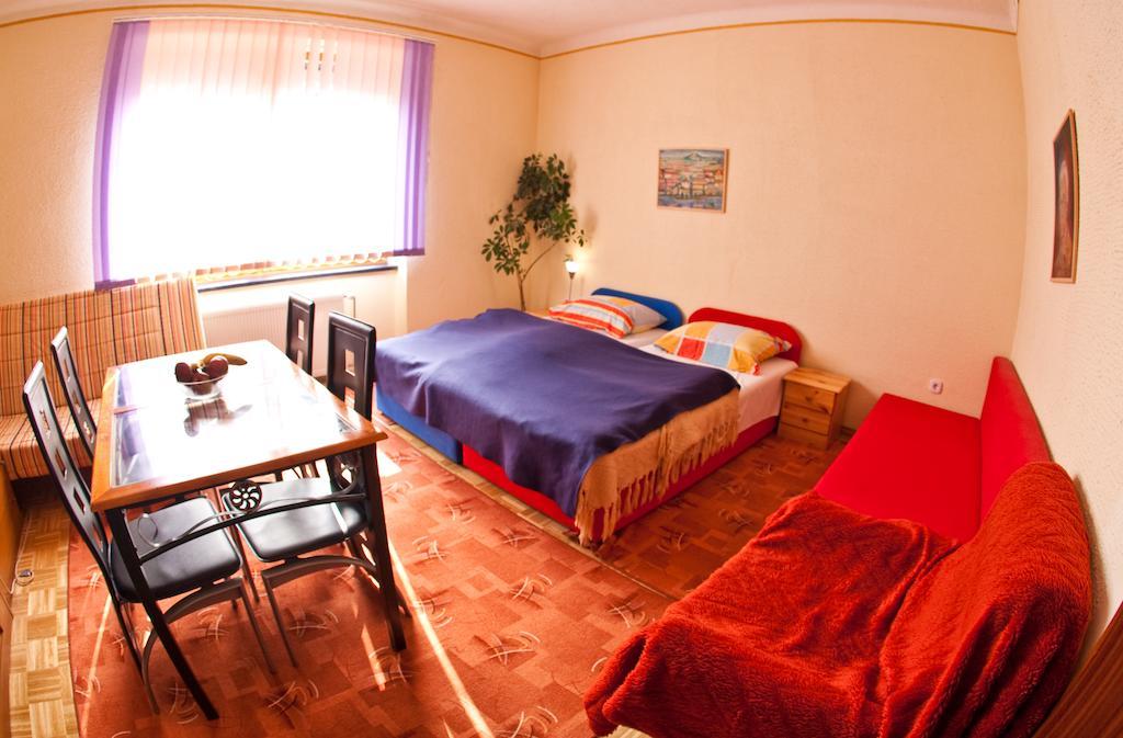 Guest House Pikapolonca Máribor Habitación foto